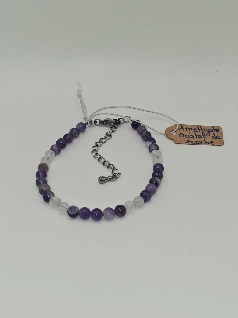 bracelet améthyste et cristal de roche sur fil en acier inoxydable