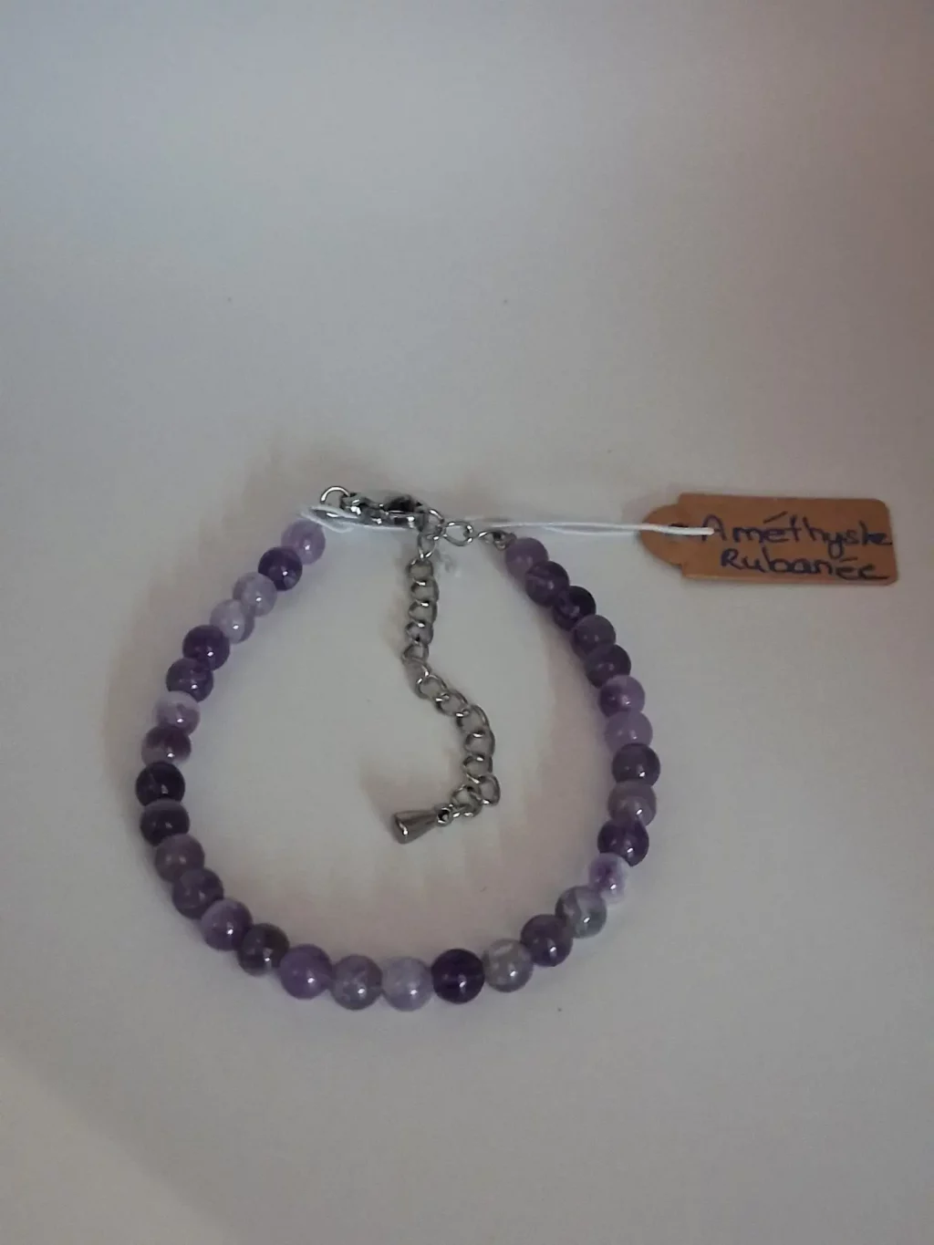 Bracelet en améthyste sur fil en acier inoxydable et pierres naturelles