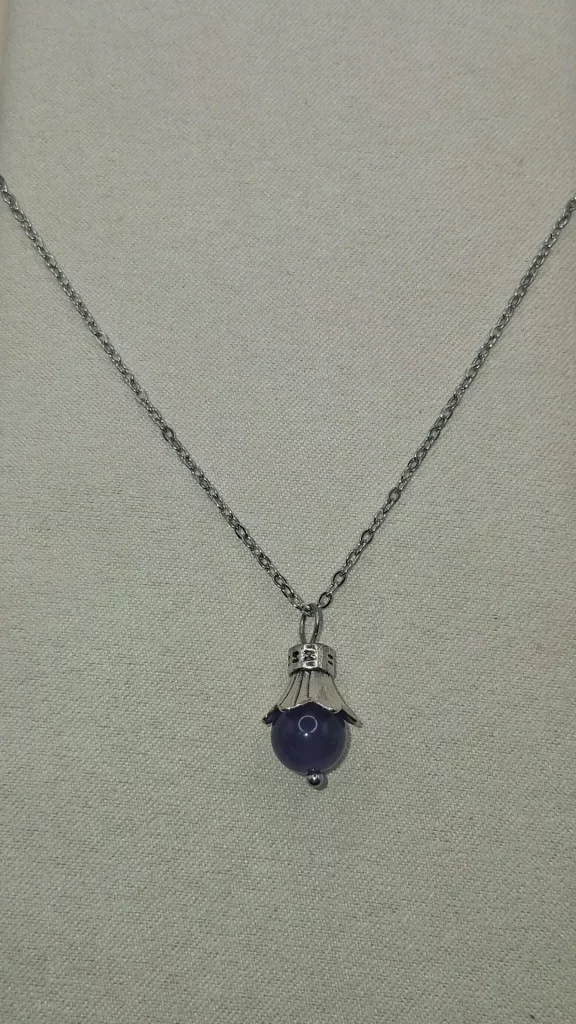 collier en pierre naturelle améthyste et breloque fleur en acier inoxydable avec chaîne